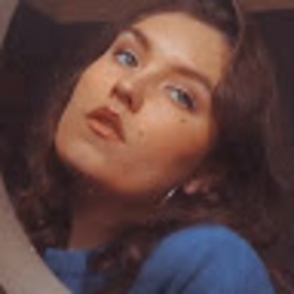 Meet your Posher, Isabel - Picture 1 of 1